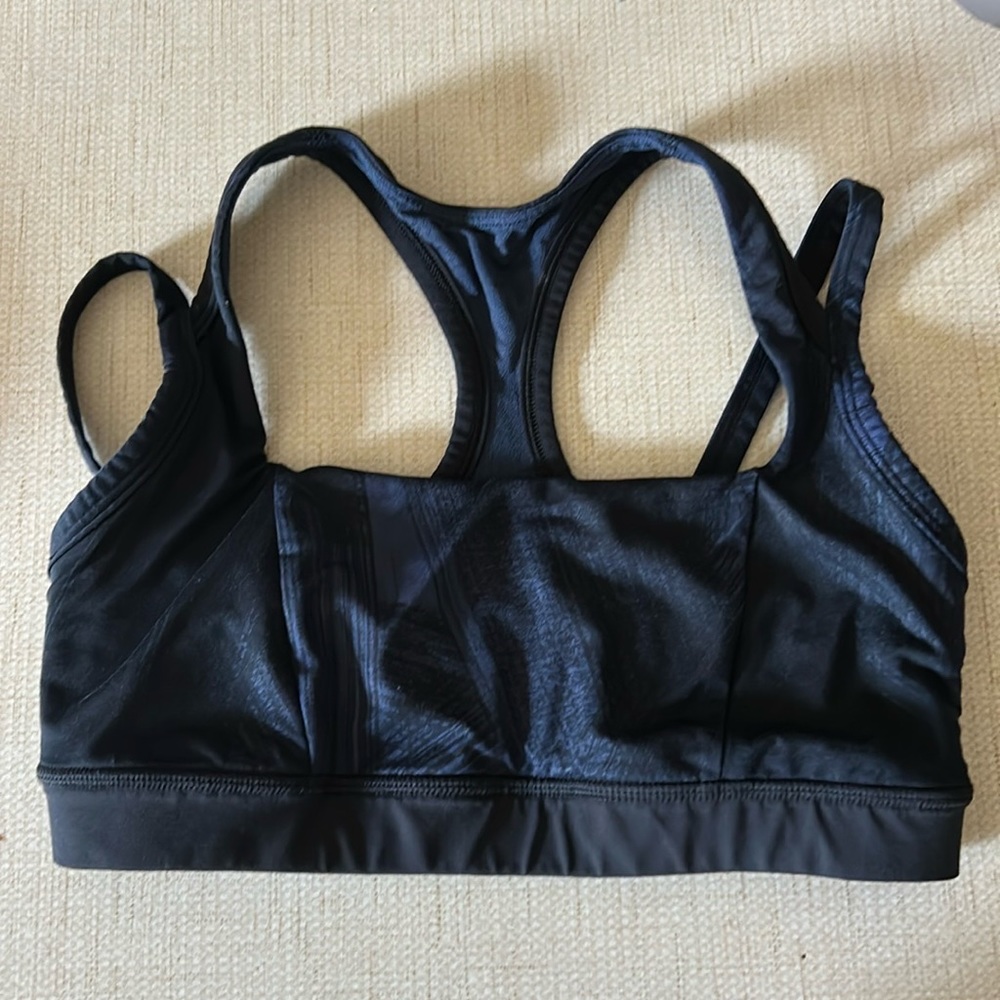 Lululemon sports bra